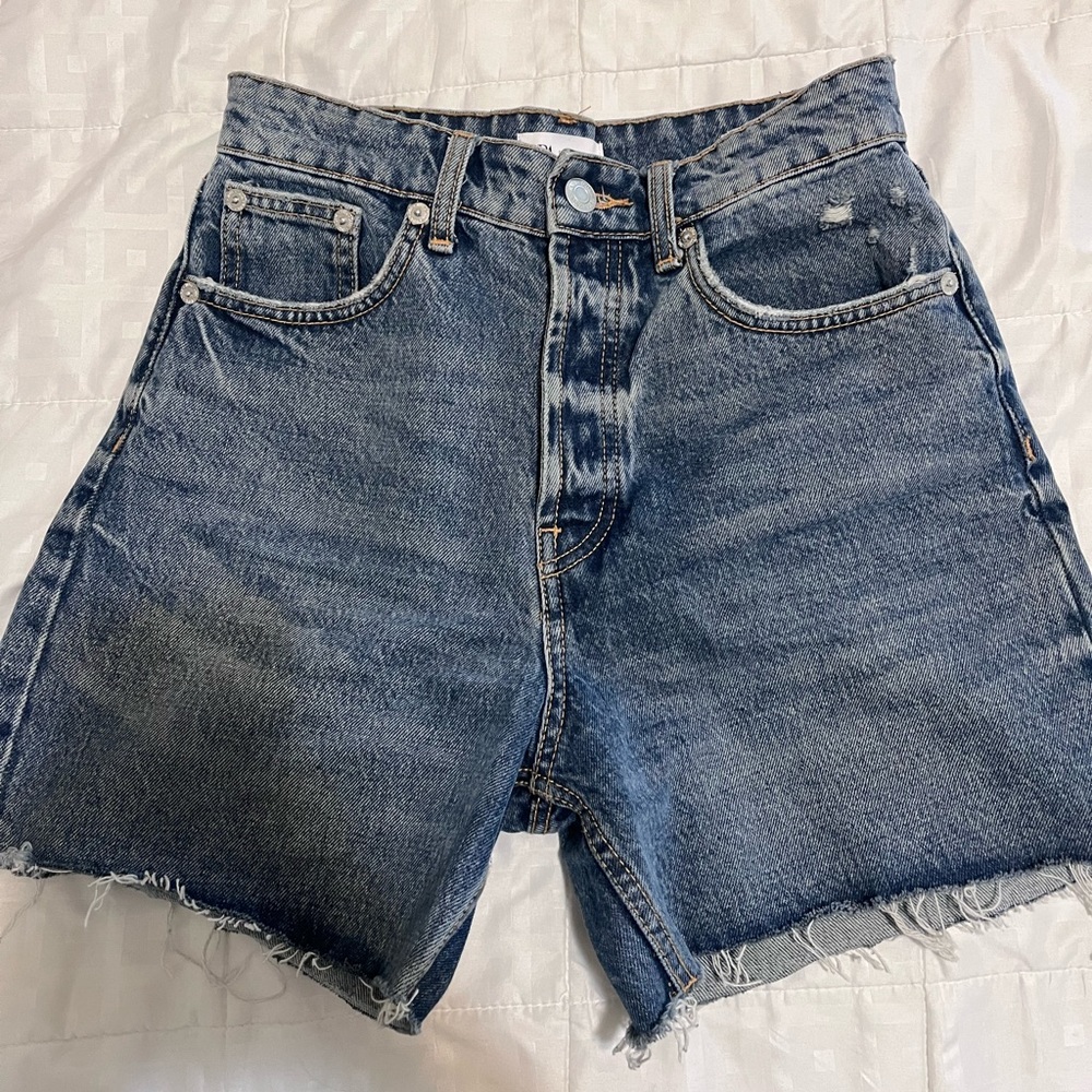 Zara shorts (us4)
